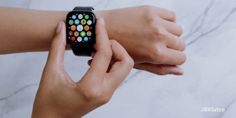 How to set up an alarm on Apple Watch