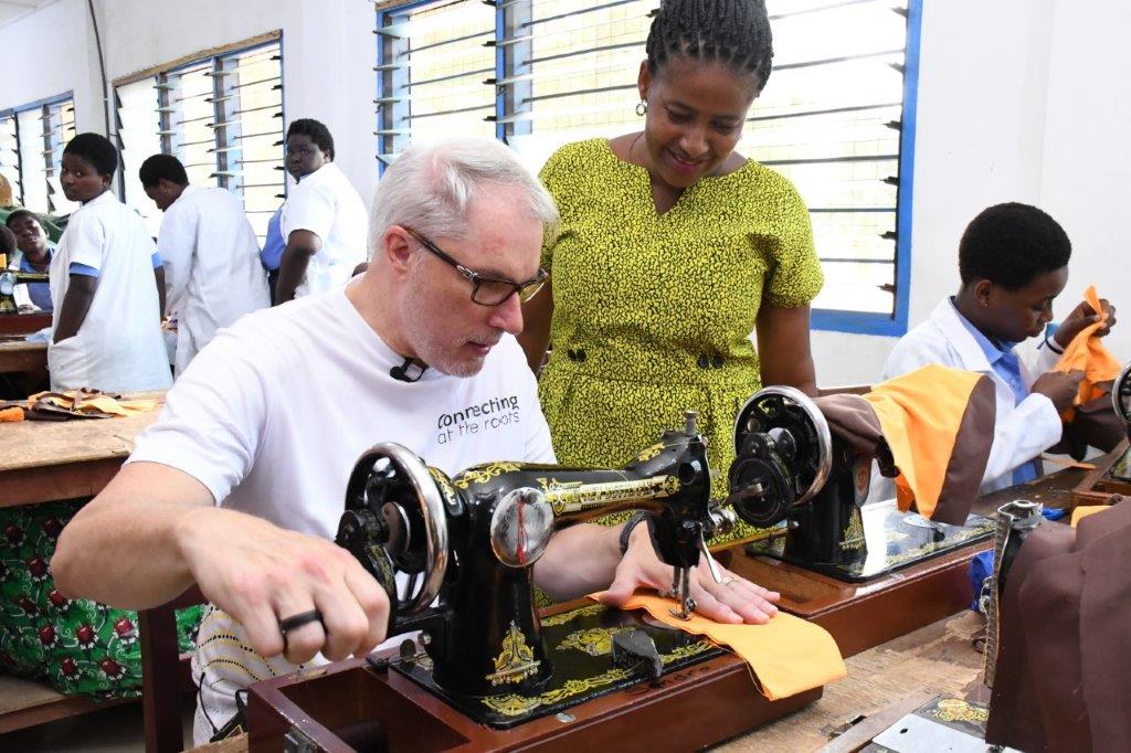 MTN GHANA EMPLOYEE VOLUNTEERS TO EQUIP HEALTH CENTERS AS PART OF ITS 2026 21 DAYS OF Y’ELLO CARE CAMPAIGN 2 MTN GHANA EMPLOYEE VOLUNTEERS TO EQUIP HEALTH CENTERS AS PART OF ITS 2026 21 DAYS OF Y’ELLO CARE CAMPAIGN (image 1 of 6)