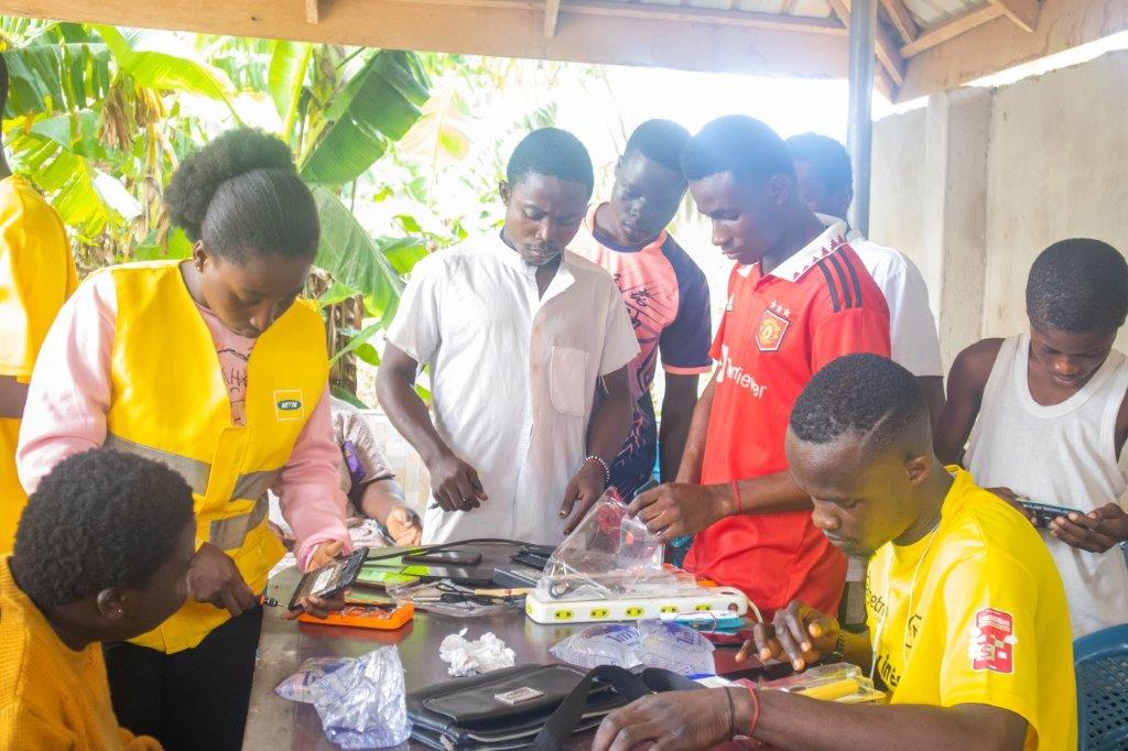 MTN GHANA EMPLOYEE VOLUNTEERS TO EQUIP HEALTH CENTERS AS PART OF ITS 2026 21 DAYS OF Y’ELLO CARE CAMPAIGN 6 MTN trains youth in Mobile Phone Repairs during the 2025 Y'ello Care