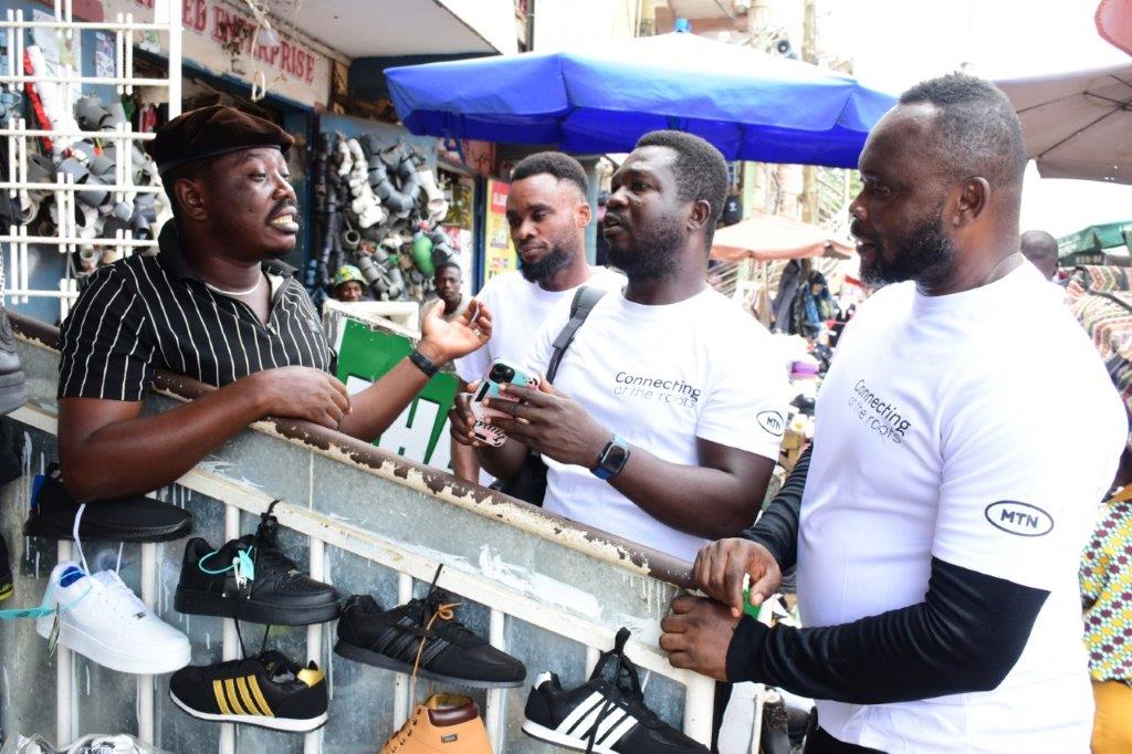 MTN GHANA EMPLOYEE VOLUNTEERS TO EQUIP HEALTH CENTERS AS PART OF ITS 2026 21 DAYS OF Y’ELLO CARE CAMPAIGN 7 Onboarding customers on mCare during 2025 21 Days of Y'ello Care